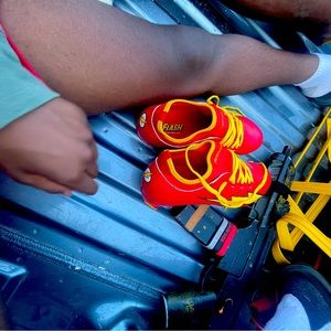 football flash cleats size 9